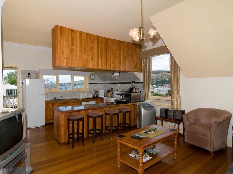 2/15 Bath Street, Battery Point TAS 7004