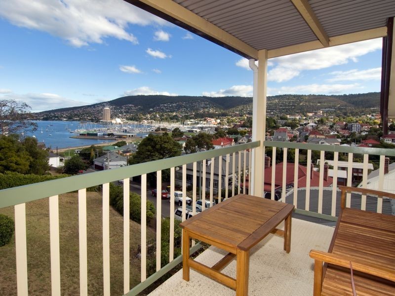 2/15 Bath Street, Battery Point TAS 7004