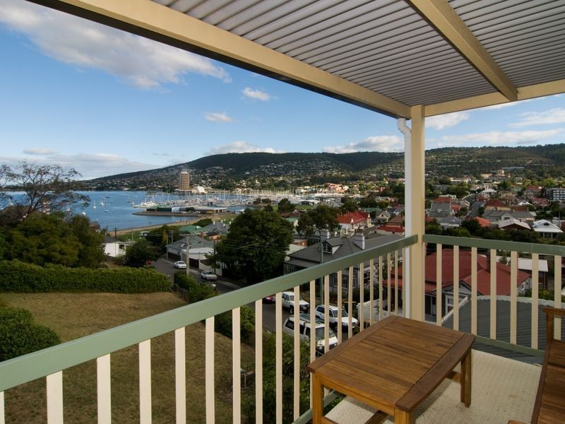 2/13 Bath Street, Battery Point TAS 7004