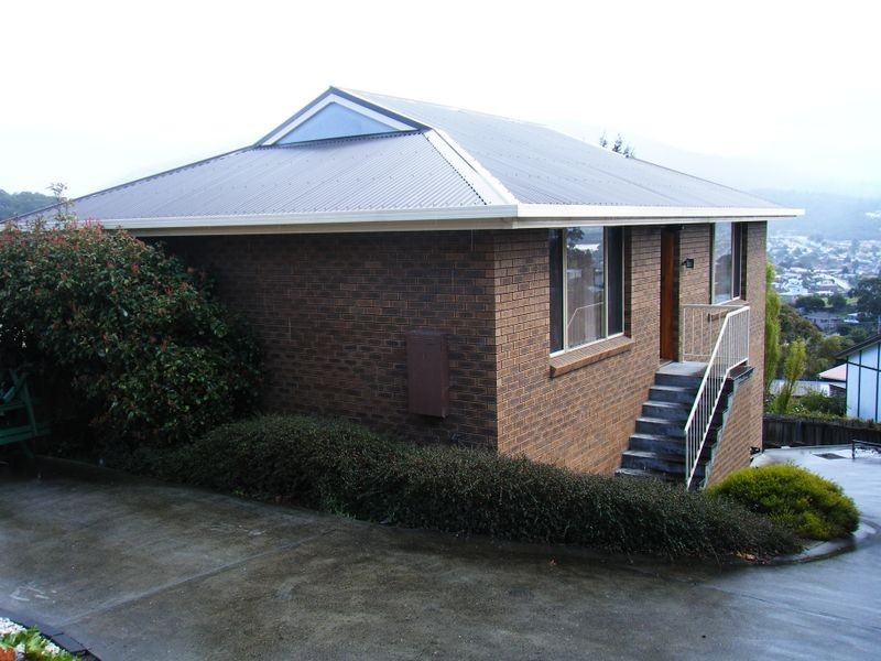 2/23 Daylesford Road, West Moonah TAS 7009