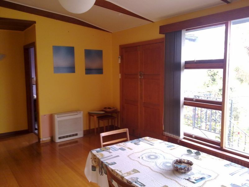 130 Derwent Avenue, Lindisfarne TAS 7015