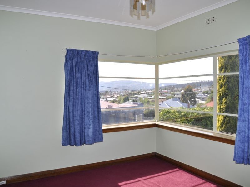 152 Augusta Road, Lenah Valley TAS 7008