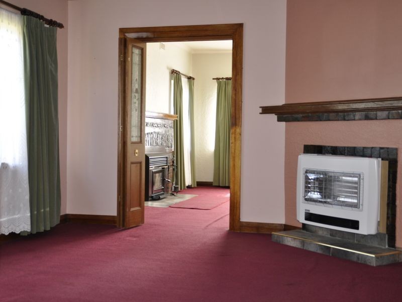 152 Augusta Road, Lenah Valley TAS 7008