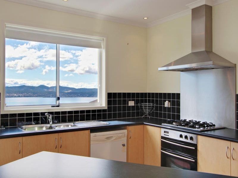 20 Date Court, Sandy Bay TAS 7005