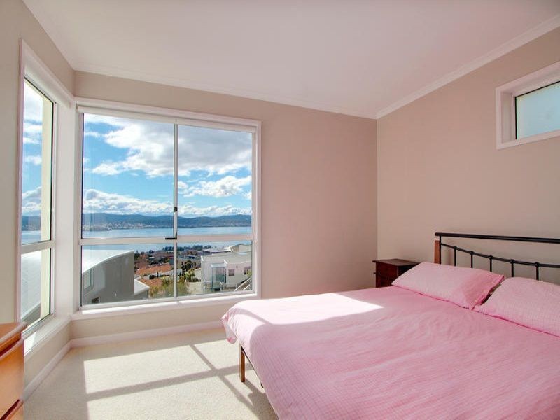 20 Date Court, Sandy Bay TAS 7005