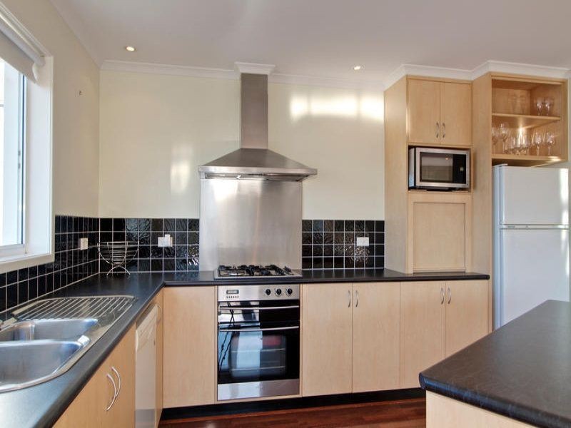 20 Date Court, Sandy Bay TAS 7005