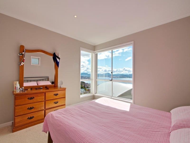 20 Date Court, Sandy Bay TAS 7005