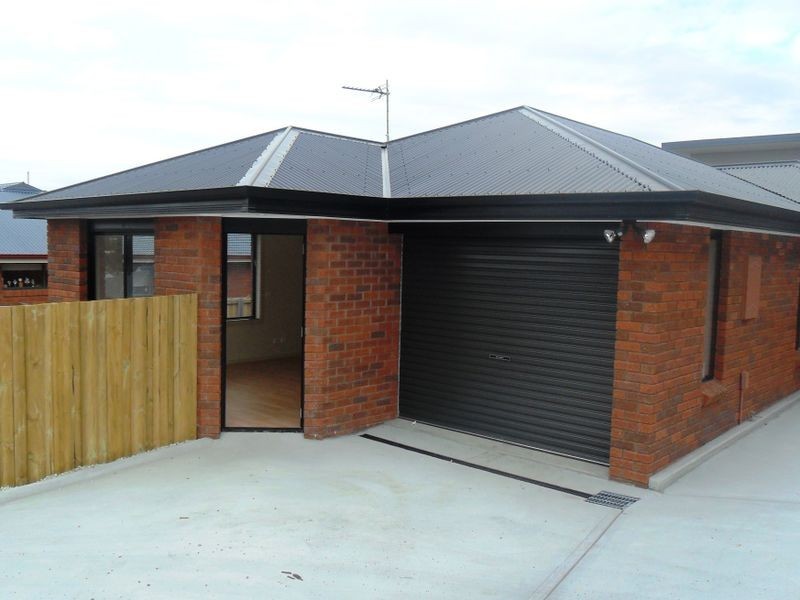 1/33 Queens Parade, Kingston TAS 7050