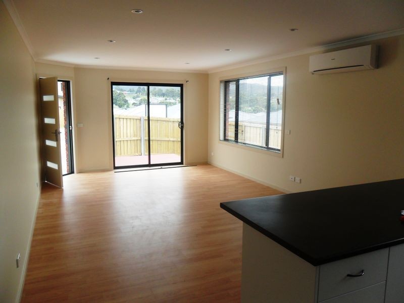 1/33 Queens Parade, Kingston TAS 7050