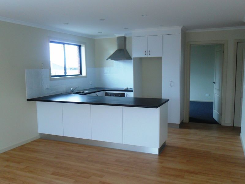 1/33 Queens Parade, Kingston TAS 7050