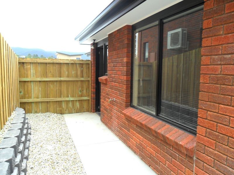 1/33 Queens Parade, Kingston TAS 7050