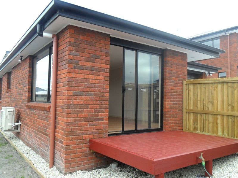 1/33 Queens Parade, Kingston TAS 7050