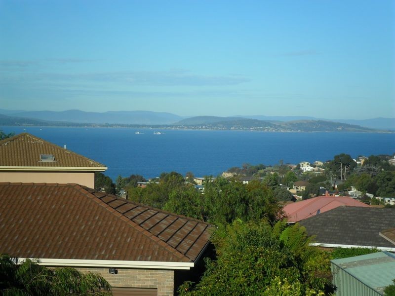 39 Woodlands Drive, Blackmans Bay TAS 7052