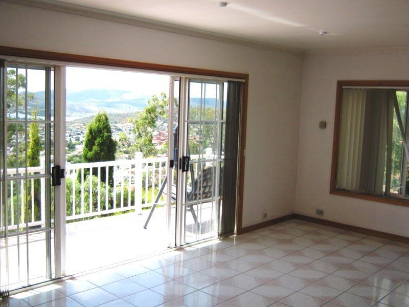 18 Jabez Crescent, Lenah Valley TAS 7008