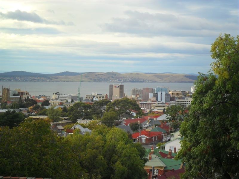 2/3 Una Street, Mount Stuart TAS 7000