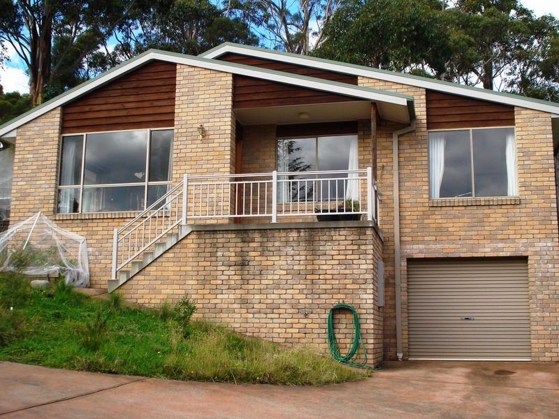 2/7 Summer Court, Mount Nelson TAS 7007