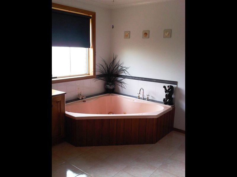 6 Beaujolais Court, Berriedale TAS 7011