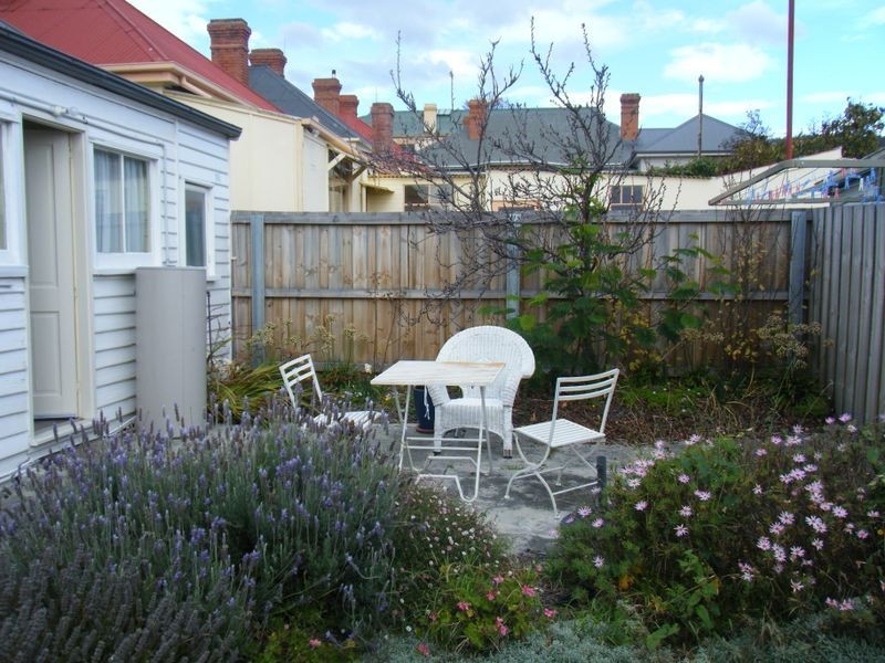 16 Fraser Street, New Town TAS 7008