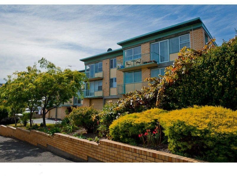 11/10 Ballawinnie Road, Lindisfarne TAS 7015