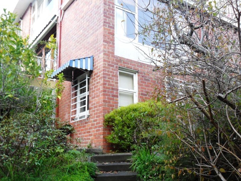 1/8 Woolten Place, Sandy Bay TAS 7005