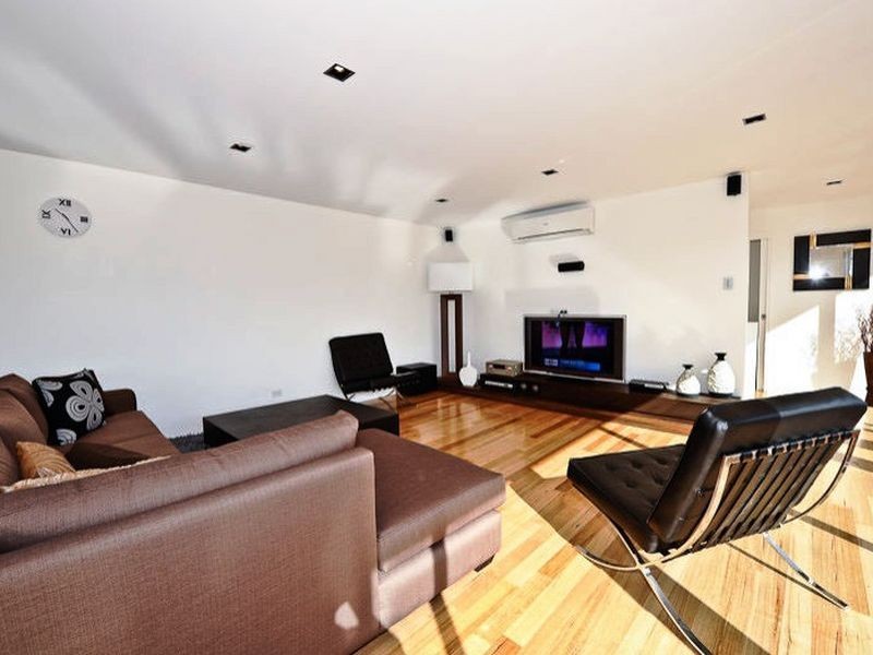8 Chaplains Close, Howrah TAS 7018