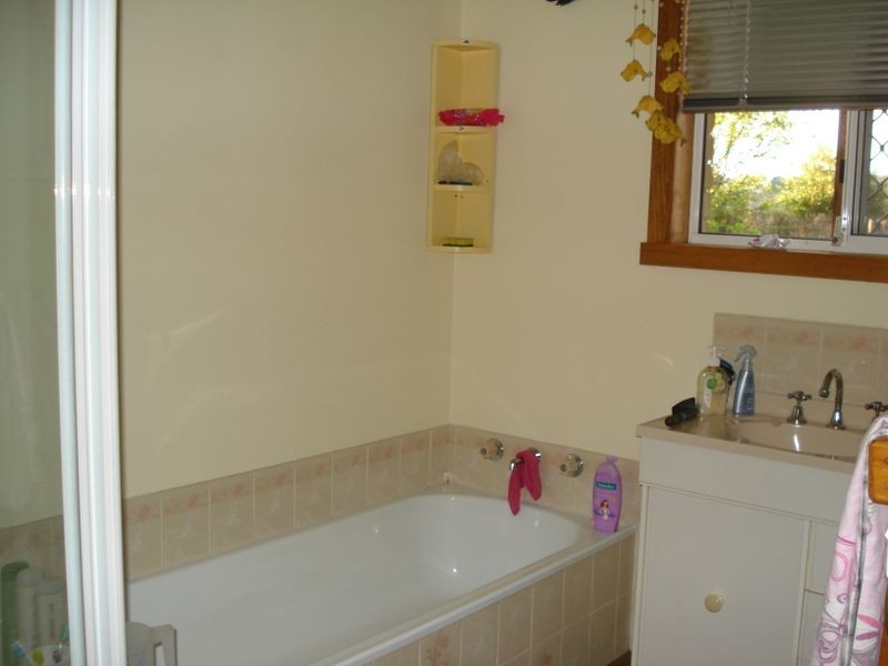 8 Erin Close, Brighton TAS 7030
