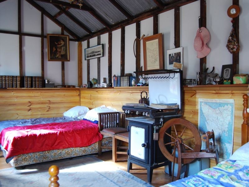 21 Stoke Street, New Town TAS 7008