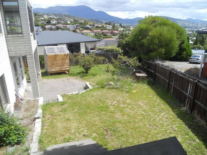 8 Tierson Place, Sandy Bay TAS 7005