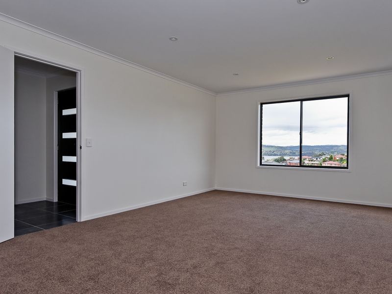 24 Navigators Rise, Granton TAS 7030