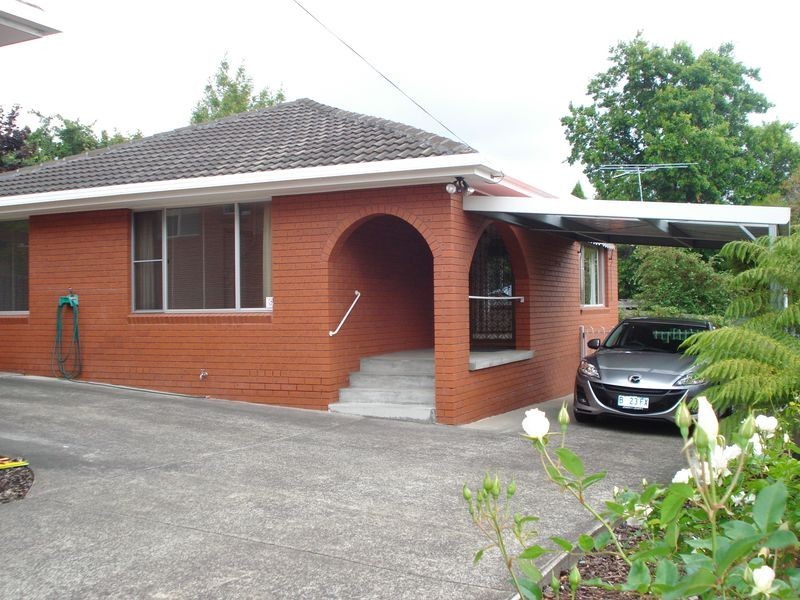 2/14 Carlton Street, New Town TAS 7008