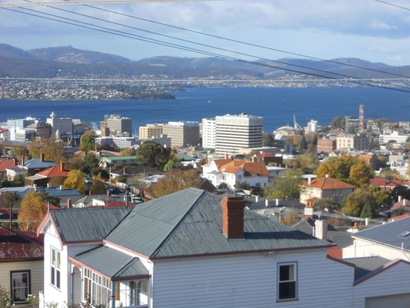 16 Knocklofty Terrace, West Hobart TAS 7000