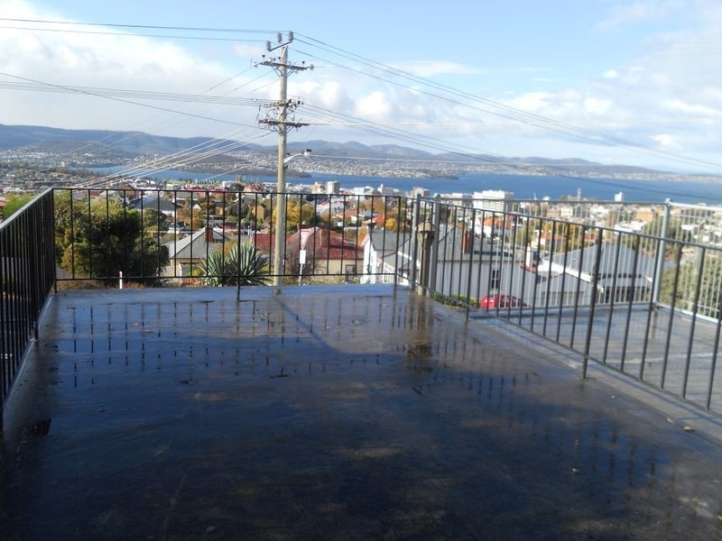 16 Knocklofty Terrace, West Hobart TAS 7000