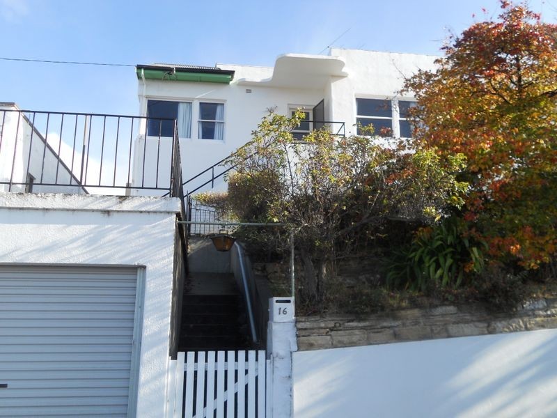 16 Knocklofty Terrace, West Hobart TAS 7000