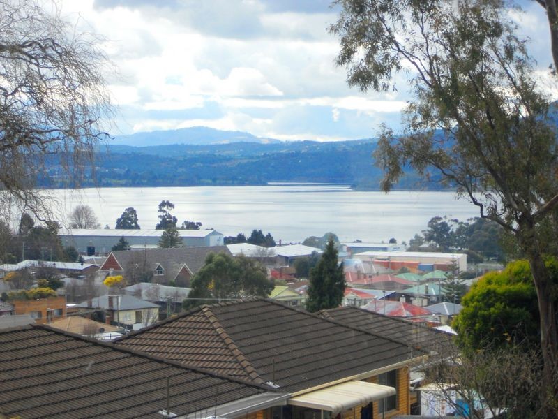 11 Vernon Avenue, Montrose TAS 7010