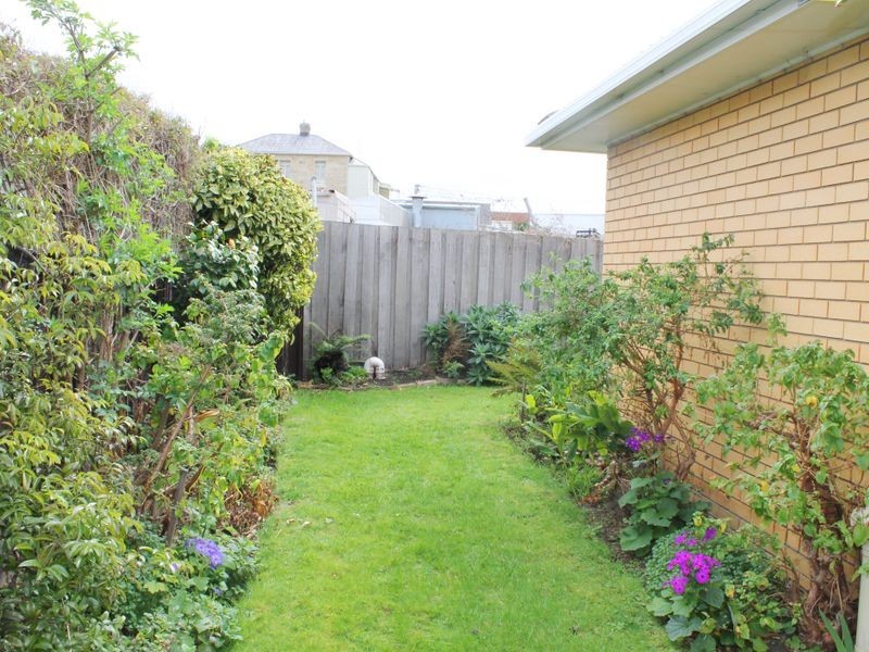 2/28 Mercer Street, New Town TAS 7008