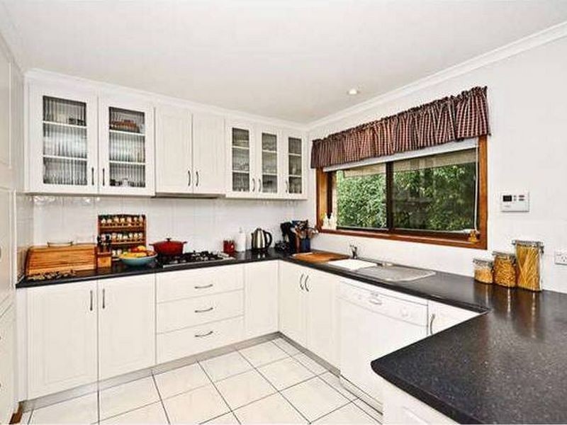 2/125 Pitcairn Street, Montrose TAS 7010