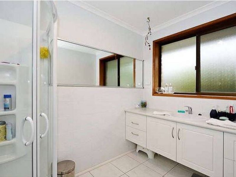 2/125 Pitcairn Street, Montrose TAS 7010