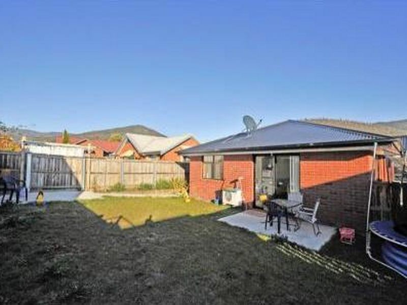 2/4-6 Bellette Place, Chigwell TAS 7011