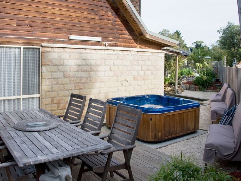 41 Winston Avenue, Seven Mile Beach TAS 7170