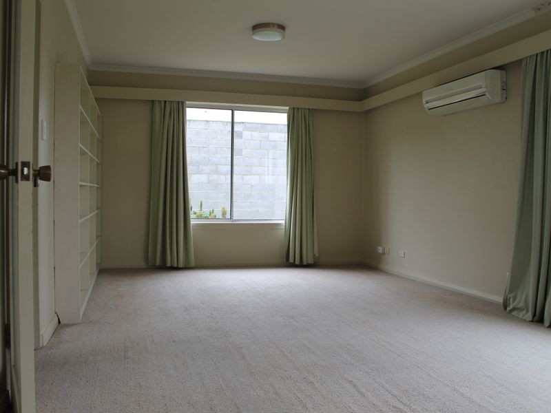 2/5 Beechworth Road, Sandy Bay TAS 7005