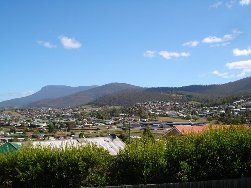 1/11 Chatterton Court, Claremont TAS 7011