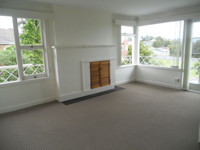 40 Marieville Esplanade, Sandy Bay TAS 7005