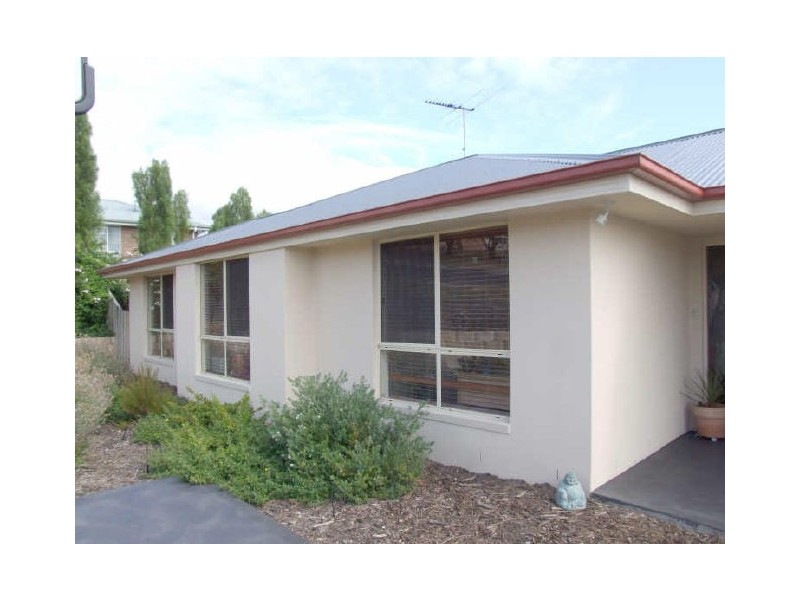 2/32 Arncliffe Road, Austins Ferry TAS 7011