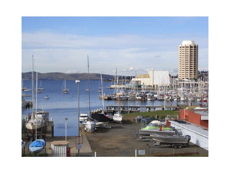1/1a Sayer Crescent, Sandy Bay TAS 7005