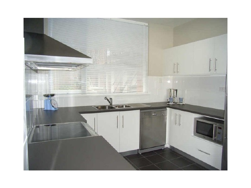 1/1a Sayer Crescent, Sandy Bay TAS 7005