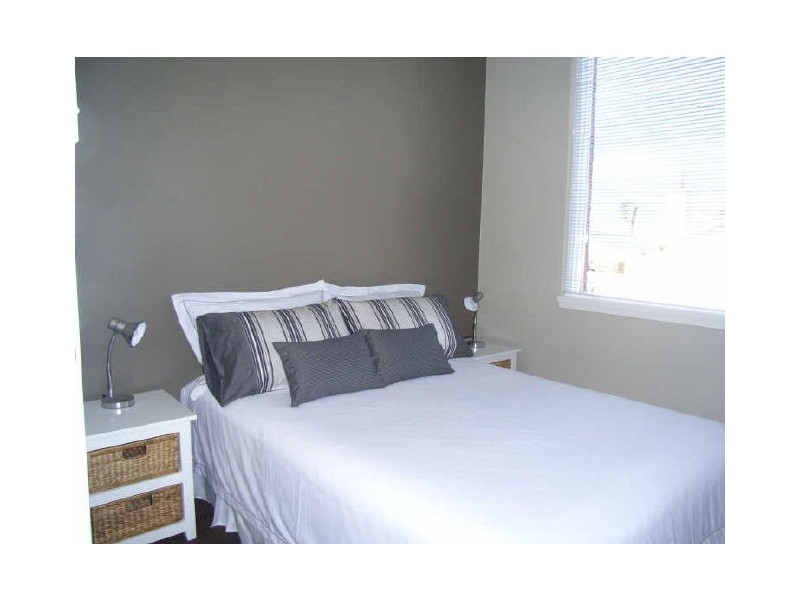 1/1a Sayer Crescent, Sandy Bay TAS 7005