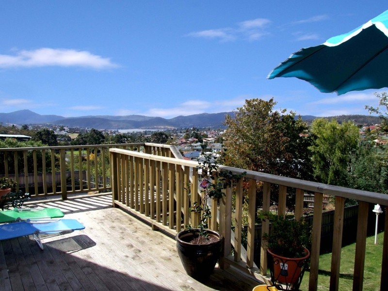 14 Suncrest Avenue, Lenah Valley TAS 7008