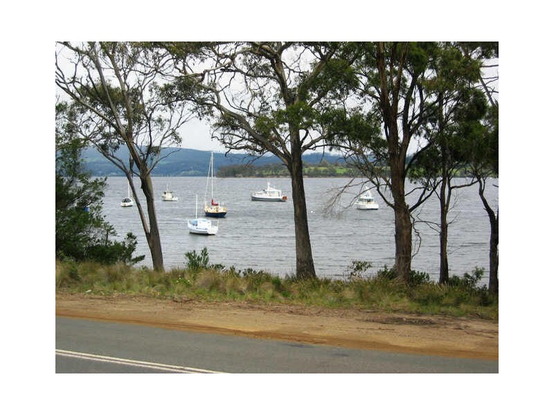 3 Helms Road, Deep Bay TAS 7112