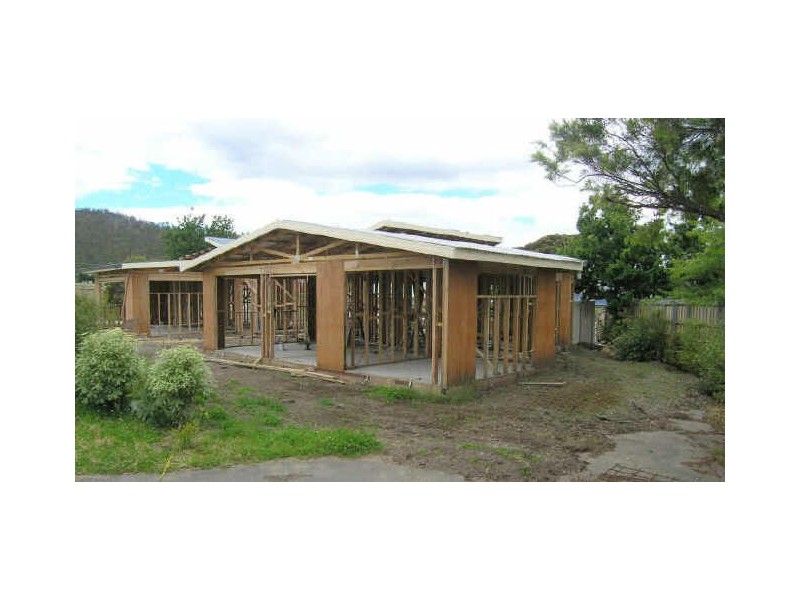 1/11 Manor Gardens, Kingston VIC 3364