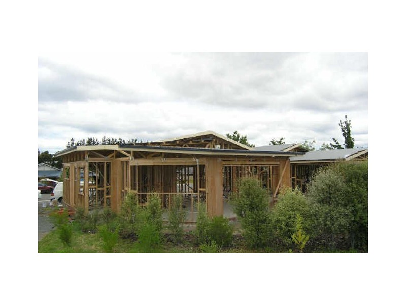 1/11 Manor Gardens, Kingston VIC 3364